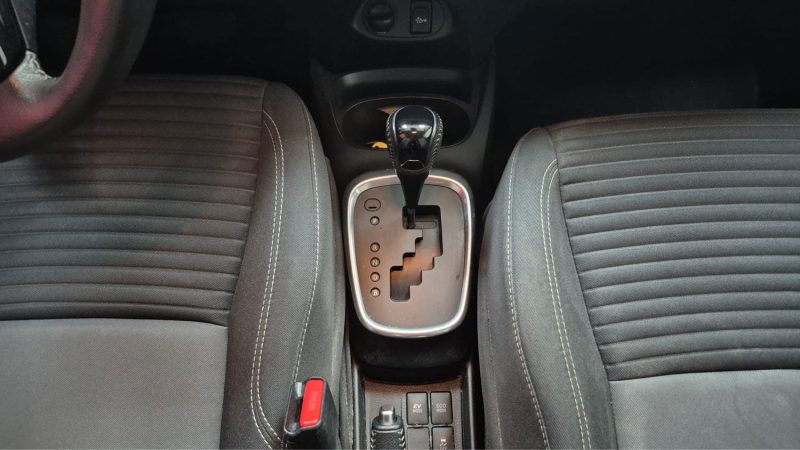 TOYOTA YARIS HYBRID 2019