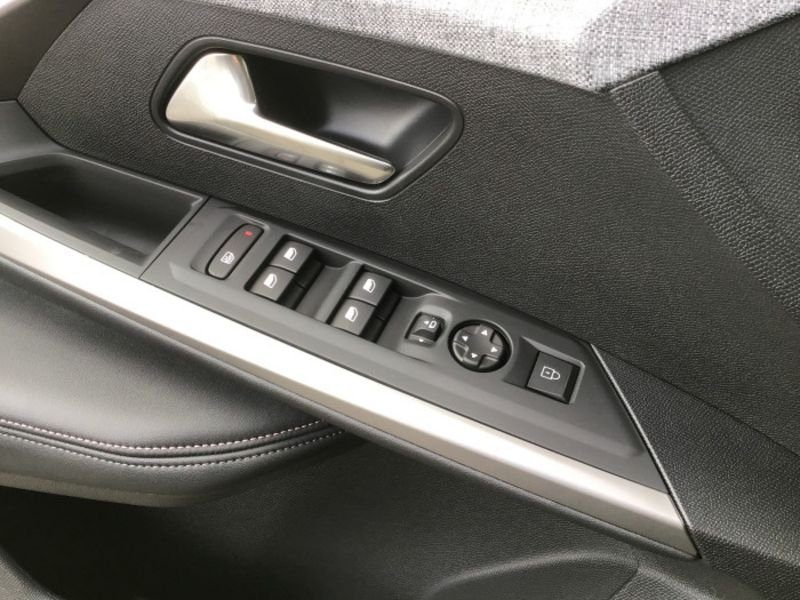 Peugeot 3008 Hybrid 145 e-DCS6 Allure