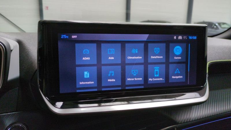 Peugeot 2008 nouveau Hybrid 145 e-dcs6 gt + camera 360 + navi