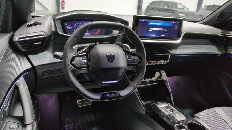 Peugeot 2008 Hybrid 145 e-dcs6 gt + camera 360 + navi