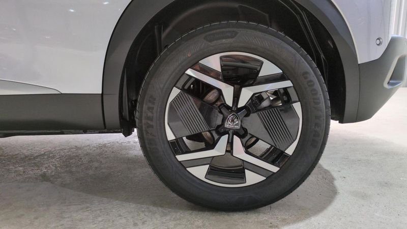 Peugeot 2008 Hybrid 145 e-dcs6 gt + camera 360 + navi