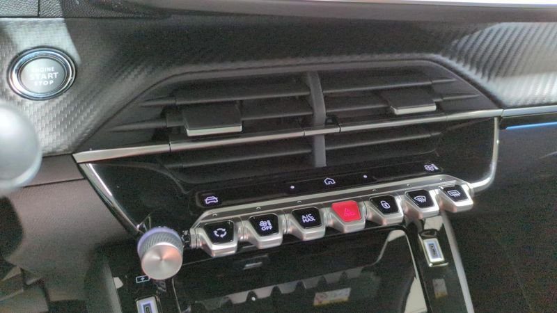 Peugeot 2008 nouveau Hybrid 145 e-dcs6 gt + camera 360 + navi