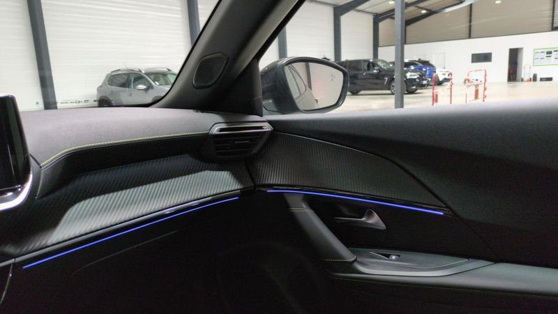 Peugeot 2008 nouveau Hybrid 145 e-dcs6 gt + camera 360 + navi