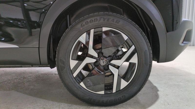 Peugeot 2008 nouveau Hybrid 145 e-dcs6 gt + camera 360 + navi