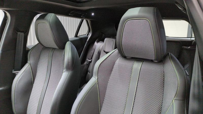 Peugeot 2008 nouveau Hybrid 145 e-dcs6 gt + camera 360 + navi