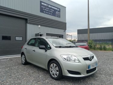 TOYOTA AURIS 1.4 VVTI 5P