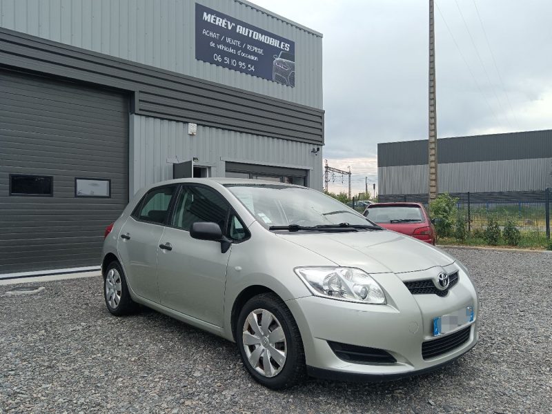TOYOTA AURIS 1.4 VVTI 5P