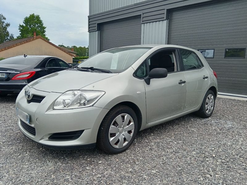 TOYOTA AURIS 1.4 VVTI 5P