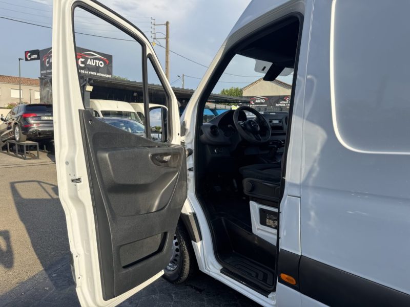 MERCEDES SPRINTER 3-t Camionnette 211 CDI 114cv 2019