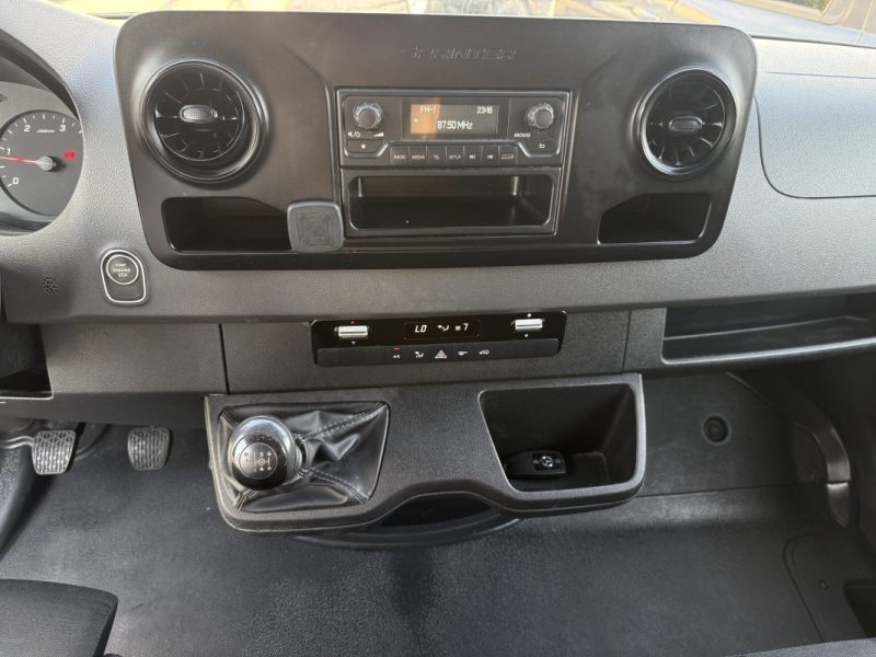MERCEDES SPRINTER 3-t Camionnette 211 CDI 114cv 2019