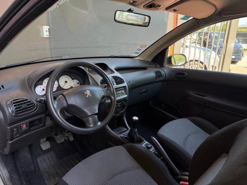PEUGEOT 206 2003