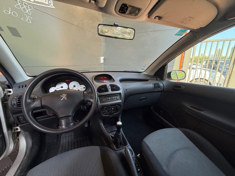 PEUGEOT 206 2003