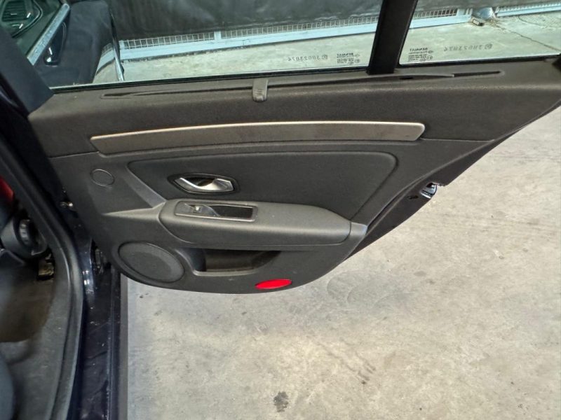 RENAULT LAGUNA 2.0 DCI 150 PRIVILEGE 