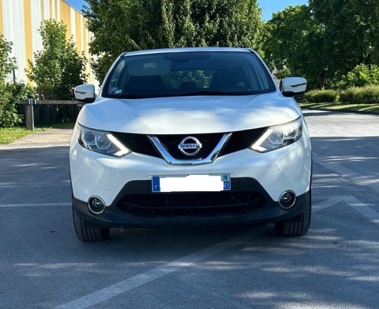 NISSAN QASHQAI 2015