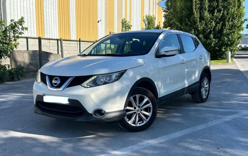 NISSAN QASHQAI 2015