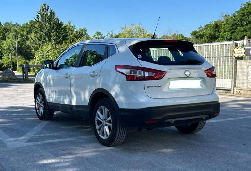 NISSAN QASHQAI 2015