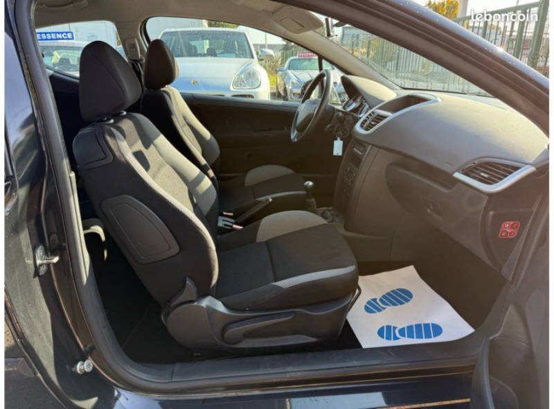 PEUGEOT 207 1.4i 16s TRENDY 90ch 3P GARANTIE 12 MOIS