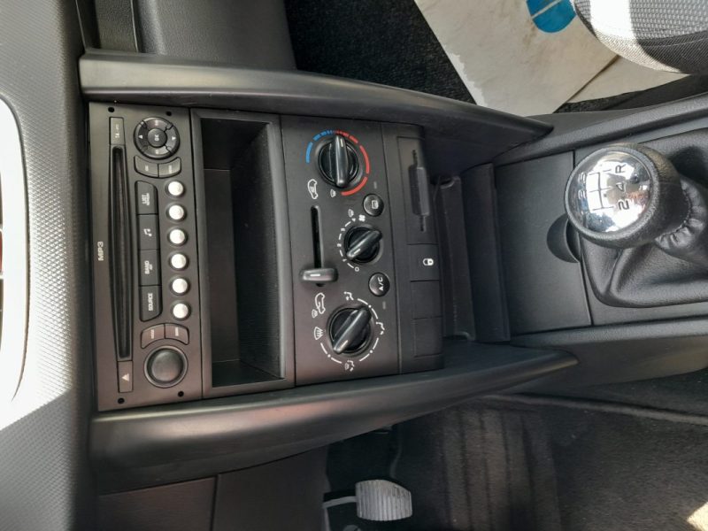 PEUGEOT 207 1.4i 16s TRENDY 90ch 3P GARANTIE 12 MOIS