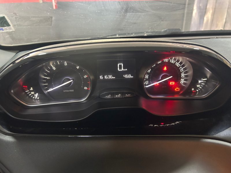 PEUGEOT 208 1.6 HDi 2 PLACES TVA RECUPERABLE