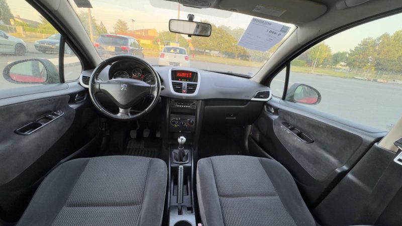 PEUGEOT 207 1,4 75CV 5 PORTES GARANTIE 6MOIS