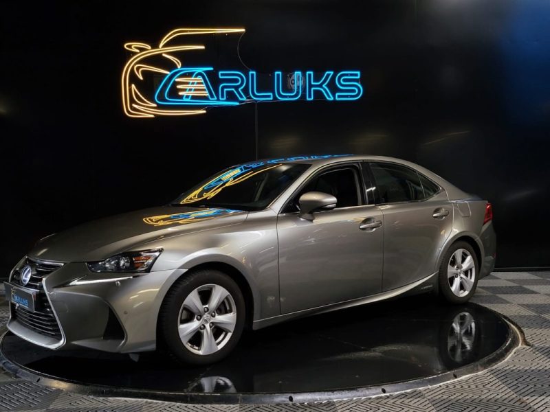 LEXUS IS 300H 2.5 223cv BUSINESS / SIEGES CHAUFFANTS / CAMERA DE RECUL / ATTELAGE