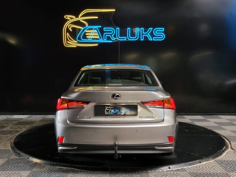 LEXUS IS 300H 2.5 223cv BUSINESS / SIEGES CHAUFFANTS / CAMERA DE RECUL / ATTELAGE