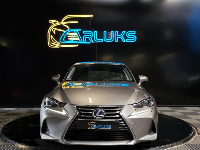 LEXUS IS 300H 2.5 223cv BUSINESS / SIEGES CHAUFFANTS / CAMERA DE RECUL / ATTELAGE