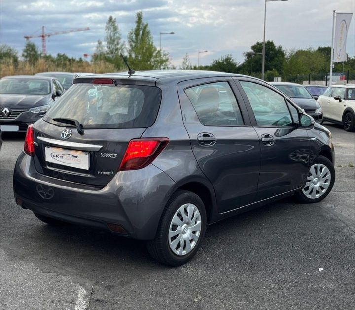TOYOTA YARIS HYBRID 1.5 BUSINESS 100H
