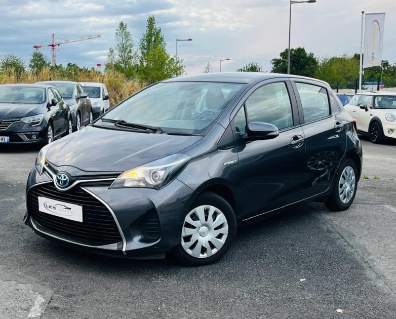 TOYOTA YARIS HYBRID 1.5 BUSINESS 100H