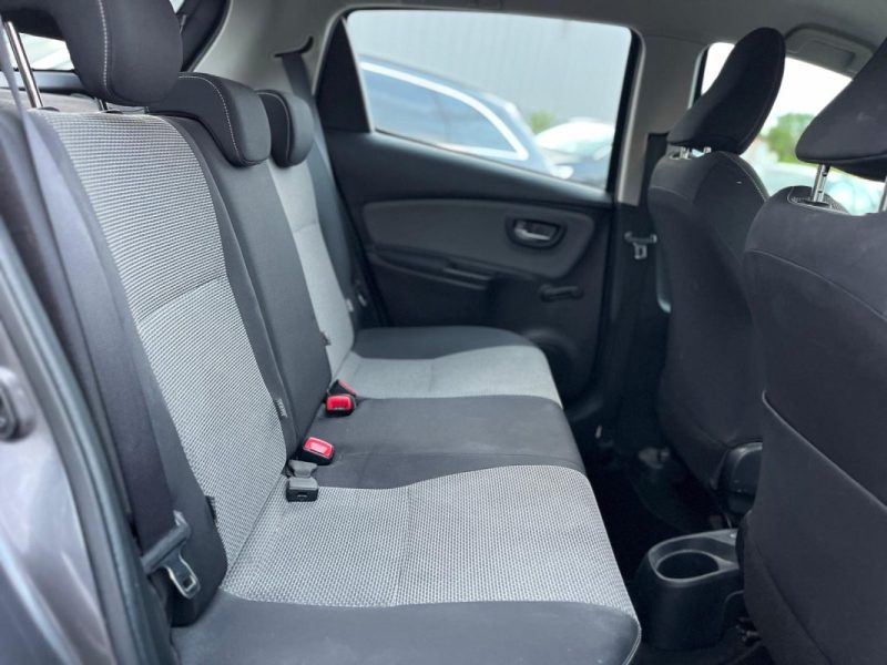 TOYOTA YARIS HYBRID 1.5 BUSINESS 100H