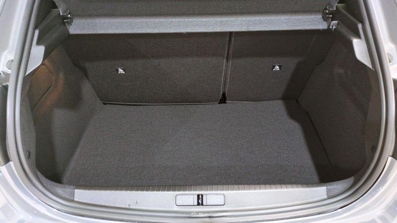 Peugeot 208 Hybrid 110 e-dcs6 allure + angles morts + navi