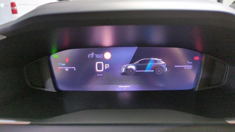 Peugeot 208 Hybrid 110 e-dcs6 allure + angles morts + navi