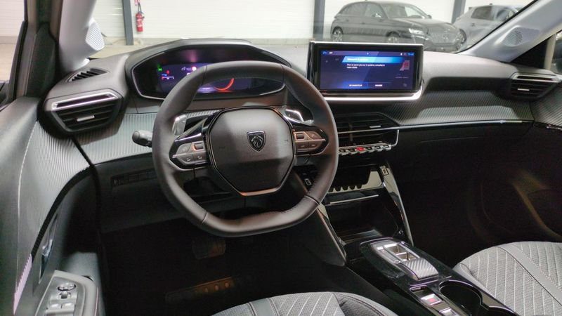 Peugeot 208 Hybrid 110 e-dcs6 allure + angles morts + navi