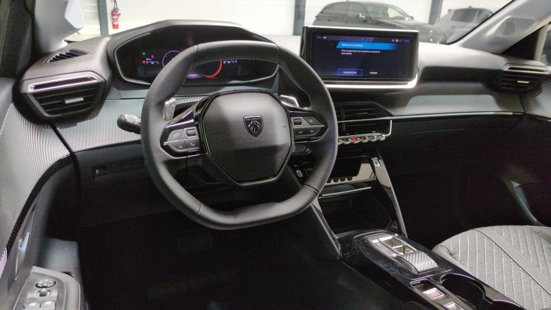 Peugeot 208 Hybrid 110 e-dcs6 allure + angles morts + navi
