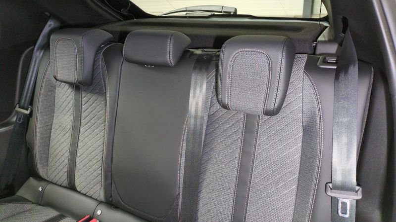 Peugeot 208 Hybrid 110 e-dcs6 allure + angles morts + navi