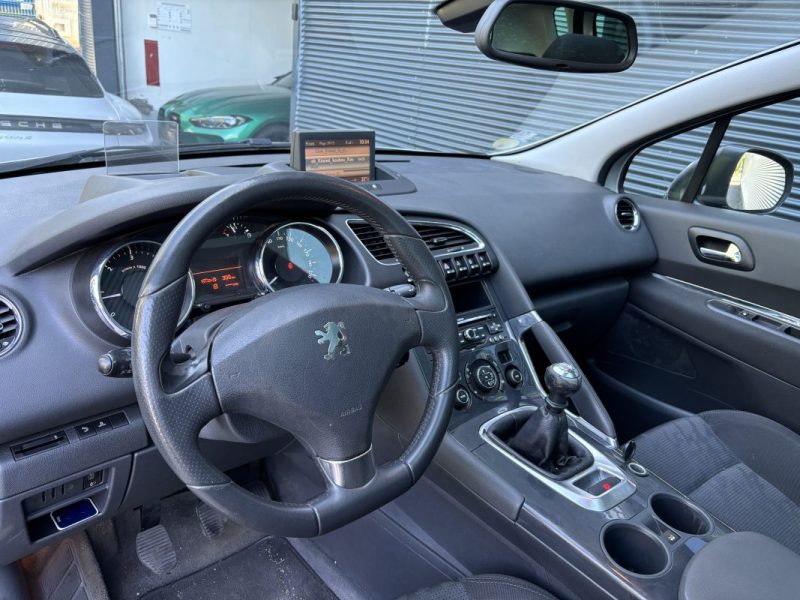 PEUGEOT 3008 2011