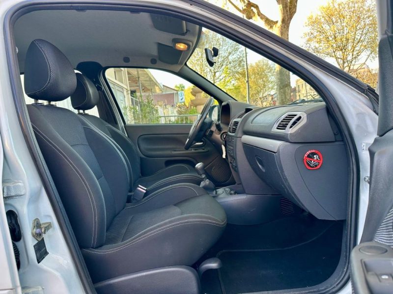 RENAULT CLIO II CAMPUS 1.2 60ch GPL **1ère MAIN**