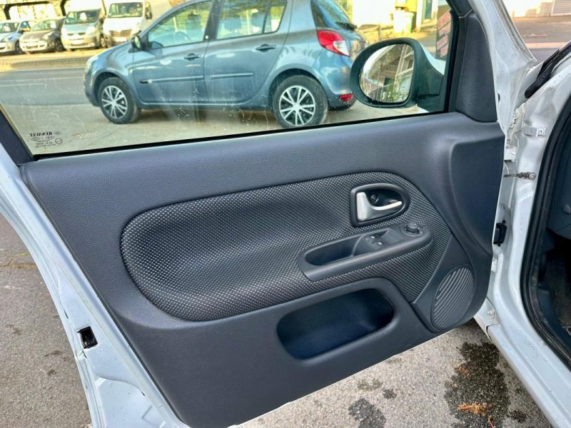 RENAULT CLIO II CAMPUS 1.2 60ch GPL **1ère MAIN**
