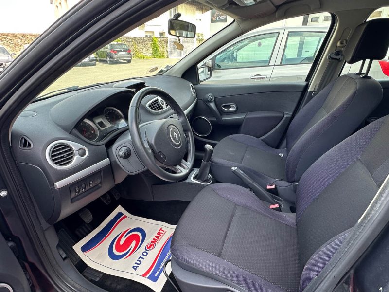 RENAULT CLIO 120 000 KMS 2005