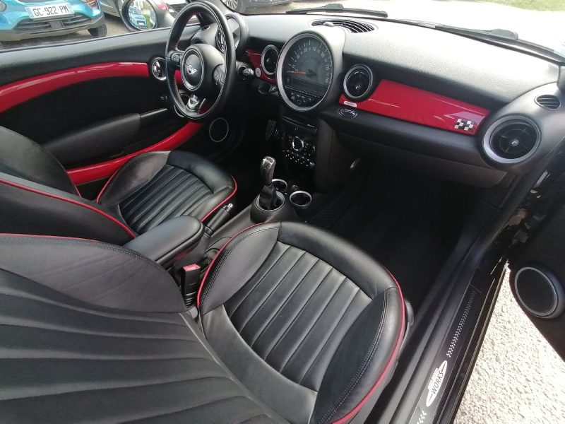 MINI Cooper JCW - 211ch essence