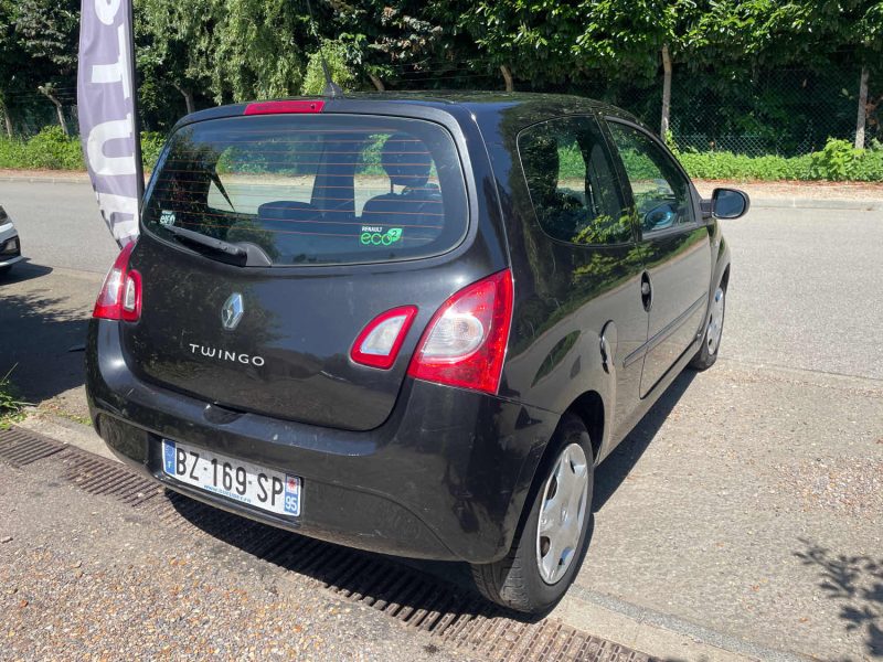 RENAULT TWINGO II AUTHENTIQUE 1.2i 75CV