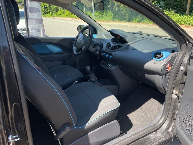 RENAULT TWINGO II AUTHENTIQUE 1.2i 75CV