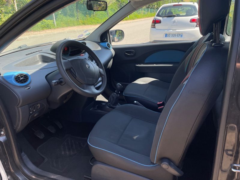 RENAULT TWINGO II AUTHENTIQUE 1.2i 75CV