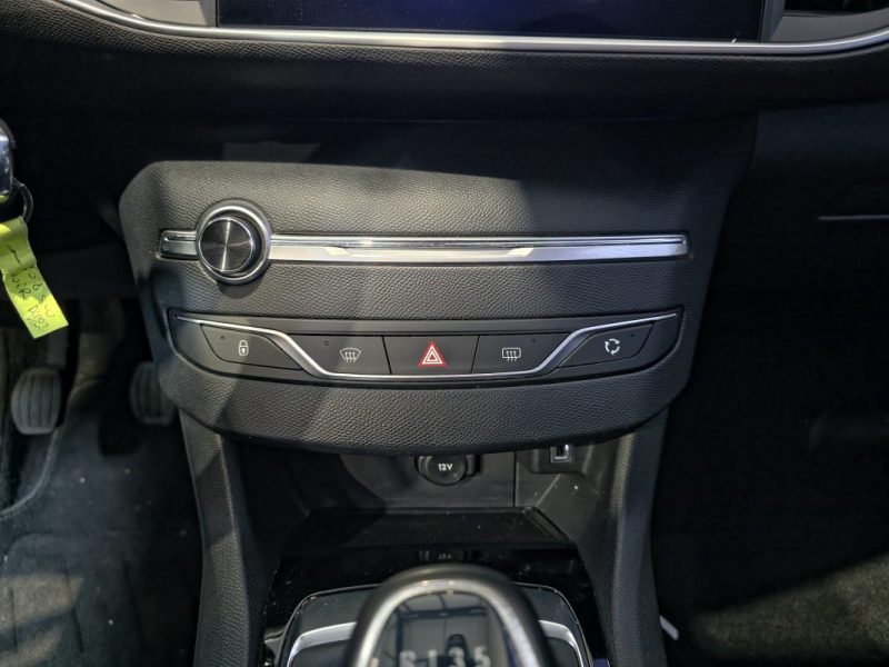 Peugeot 308 1.5 BlueHDi 100ch Allure / APPLE CARPLAY