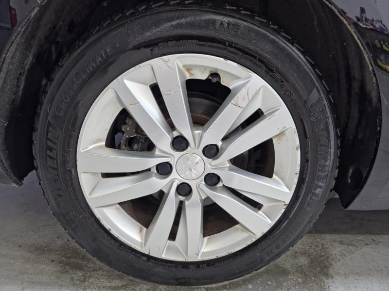 Peugeot 308 1.5 BlueHDi 100ch Allure / APPLE CARPLAY