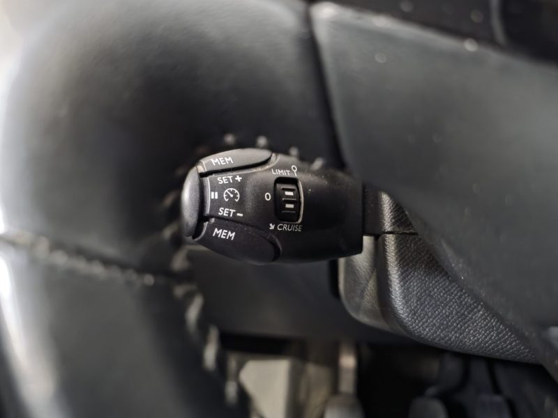 Peugeot 308 1.5 BlueHDi 100ch Allure / APPLE CARPLAY