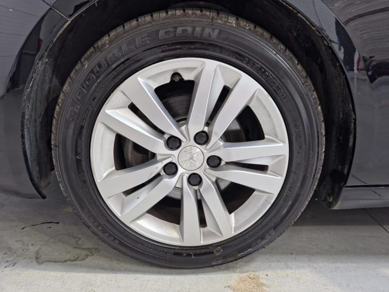 Peugeot 308 1.5 BlueHDi 100ch Allure / APPLE CARPLAY