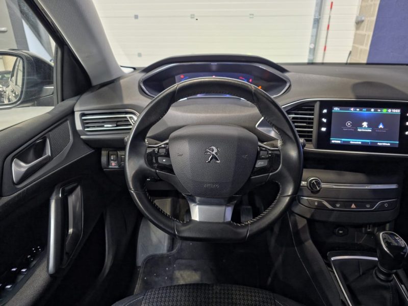 Peugeot 308 1.5 BlueHDi 100ch Allure / APPLE CARPLAY