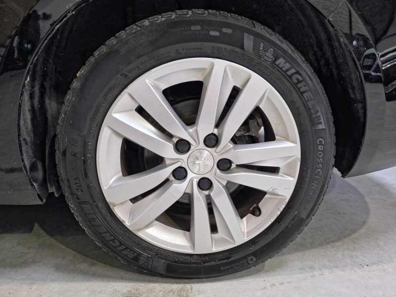 Peugeot 308 1.5 BlueHDi 100ch Allure / APPLE CARPLAY