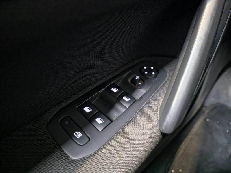 Peugeot 308 1.5 BlueHDi 100ch Allure / APPLE CARPLAY